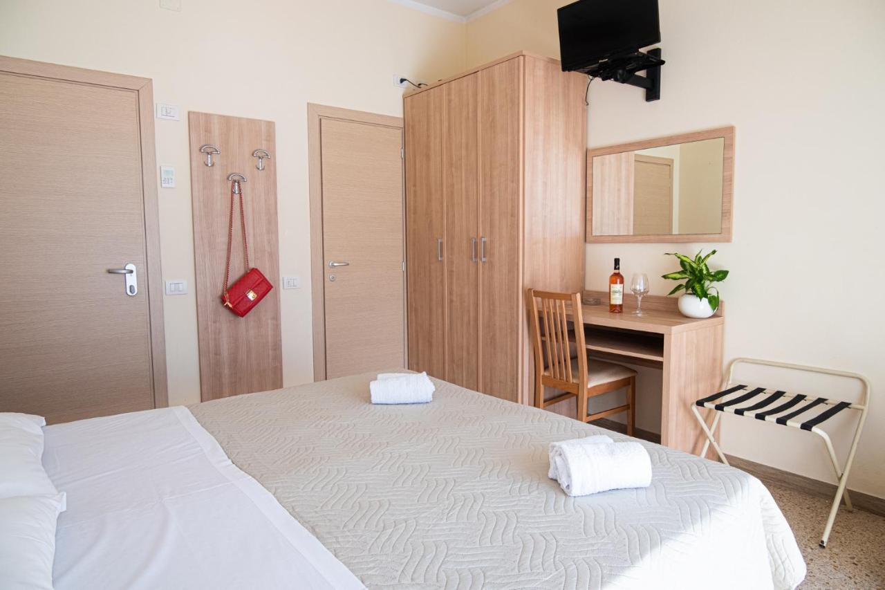 Hotel Cormoran リッチョーネ エクステリア 写真
