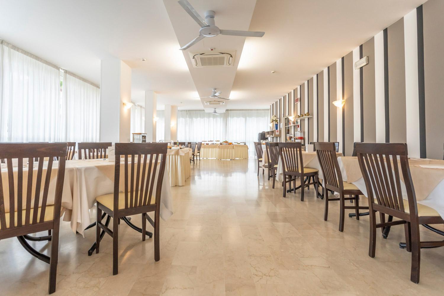 Hotel Cormoran リッチョーネ エクステリア 写真