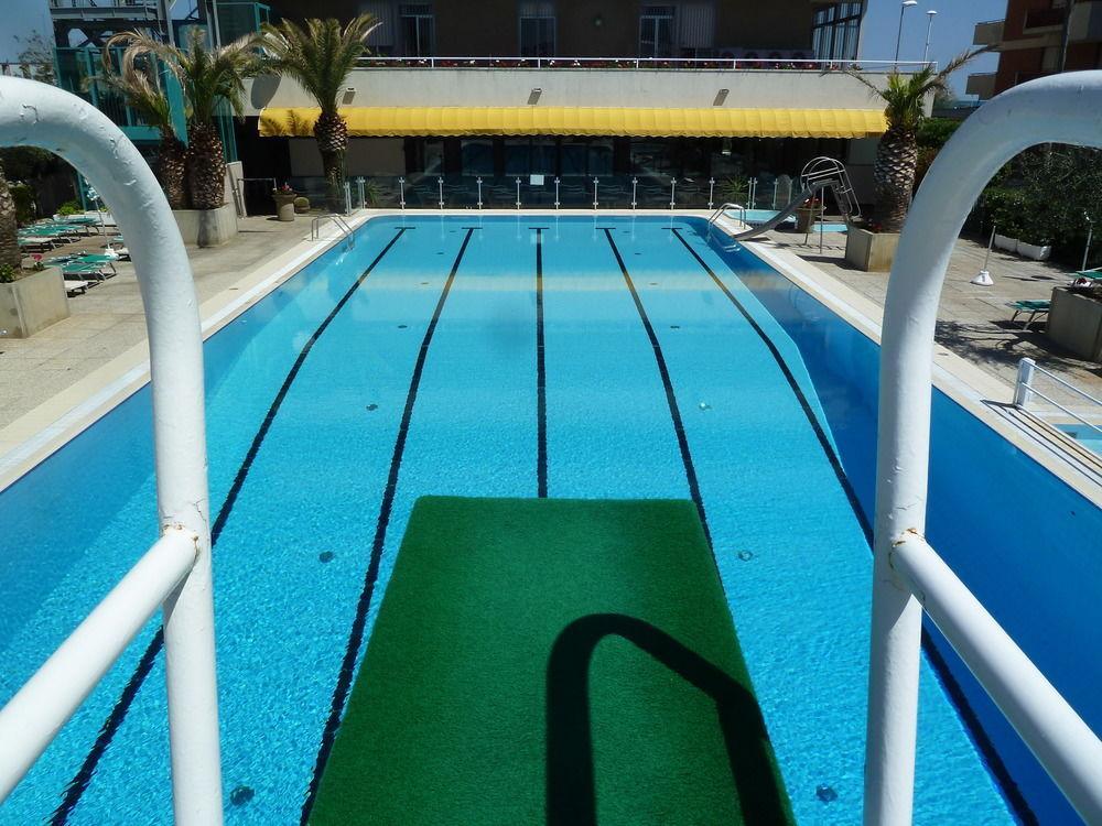 Hotel Cormoran リッチョーネ エクステリア 写真